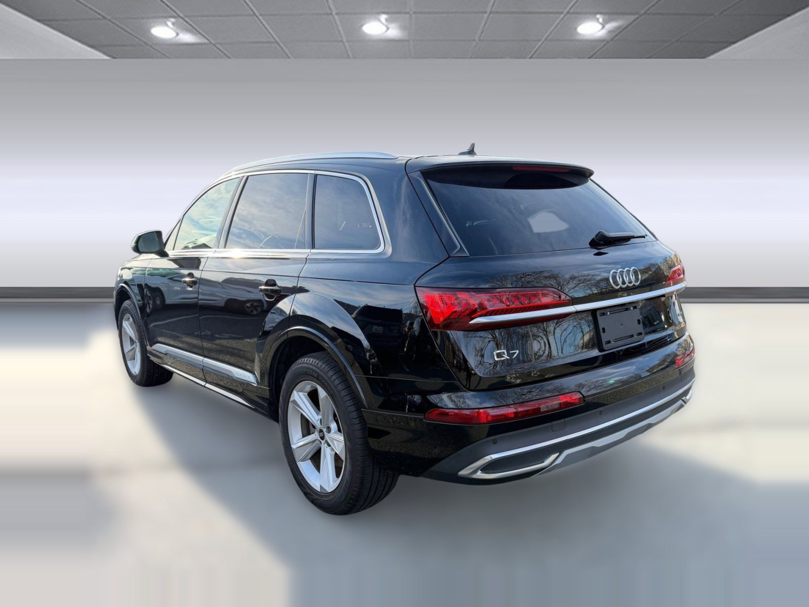 Used 2021 Audi Q7 2.0T Premium w/ Convenience Package image 3