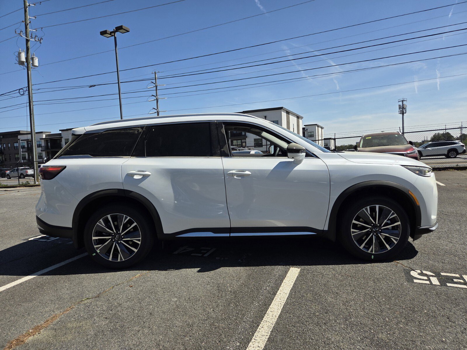 New 2026 INFINITI QX60 Luxe w/ Family Package image 5