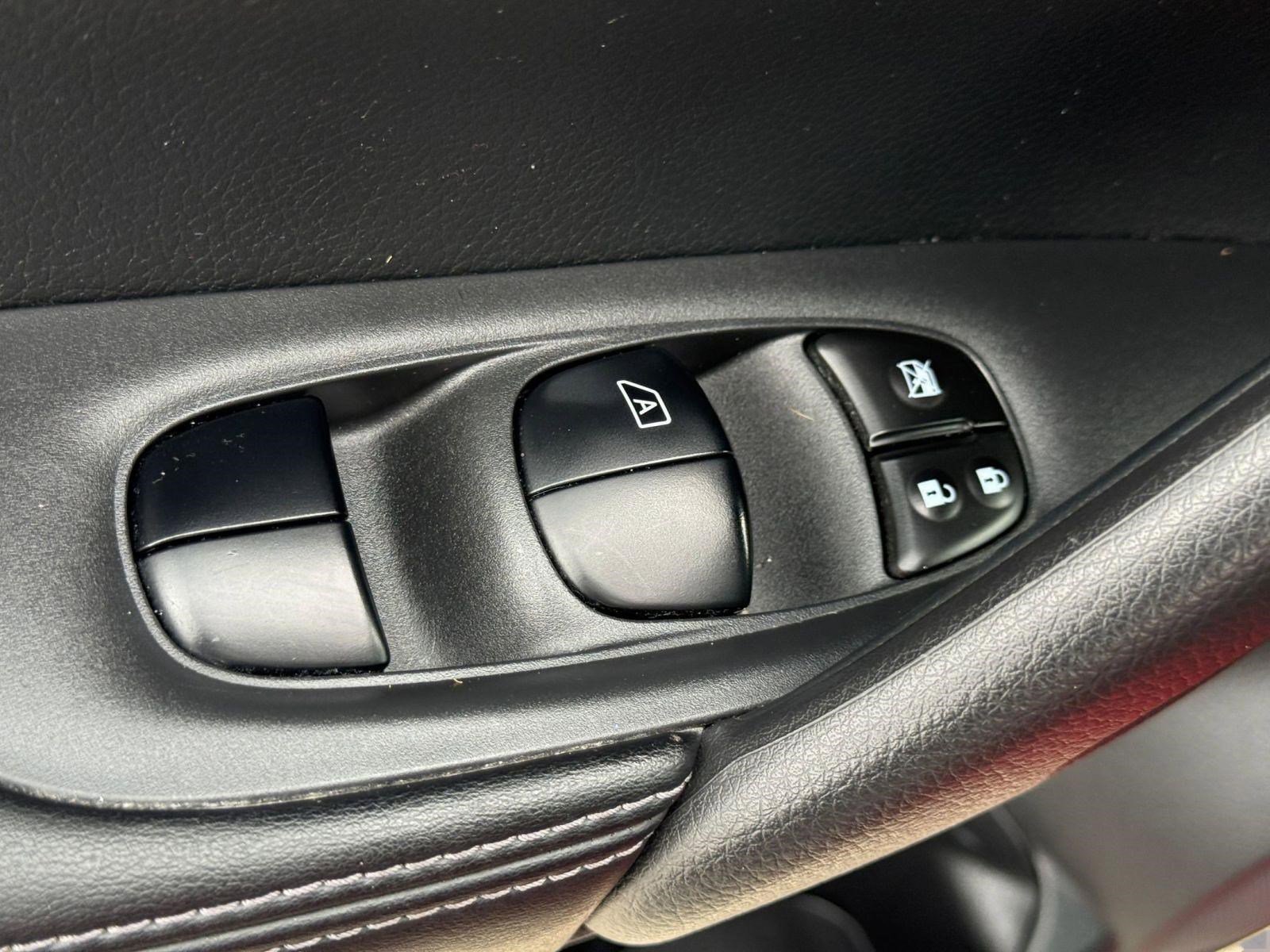 Used 2018 Nissan Rogue Sport S w/ S Appearance Package image 12