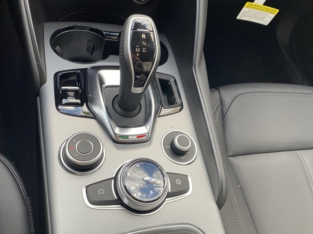 New 2025 Alfa Romeo Giulia AWD image 32