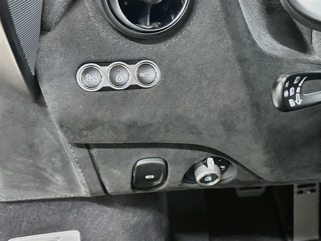 Used 2025 McLaren 750S Spider RWD image 11
