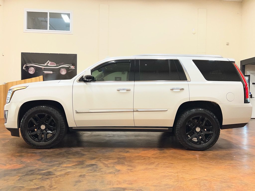 Used 2016 Cadillac Escalade Premium AWD/4WD image 6