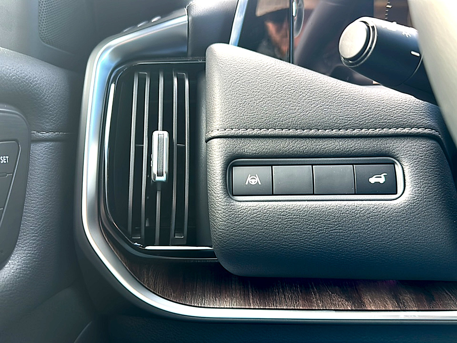 New 2026 Nissan Armada Platinum image 28