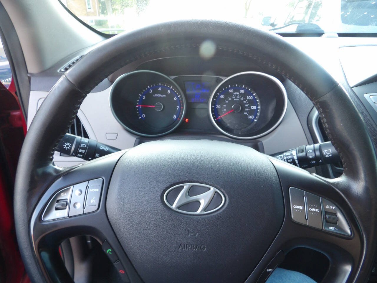 Used 2015 Hyundai Tucson SE AWD/4WD image 11