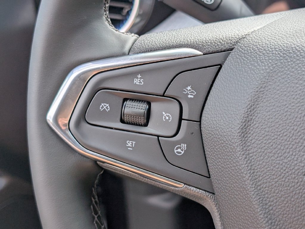 New 2026 Chevrolet Trax LT w/ LT Convenience Package FWD image 26