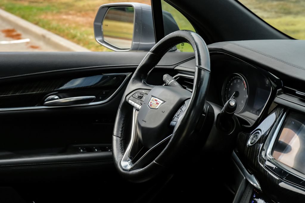 Used 2020 Cadillac XT6 Premium Luxury FWD image 18