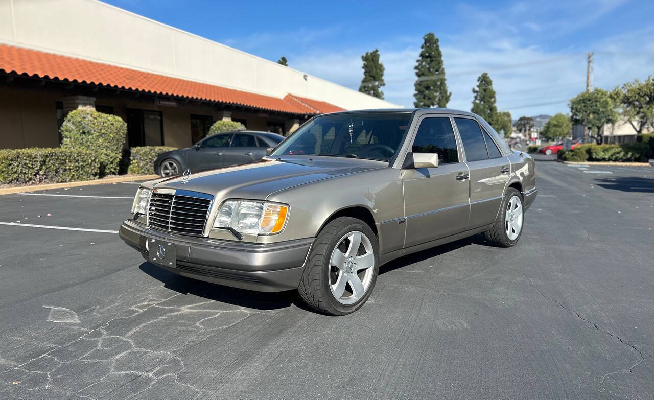Used 1994 Mercedes-Benz E 320 Sedan image 1