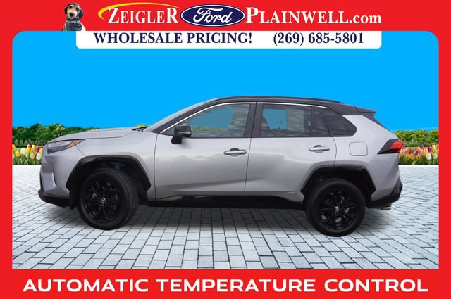 Used 2022 Toyota RAV4 XSE image 2