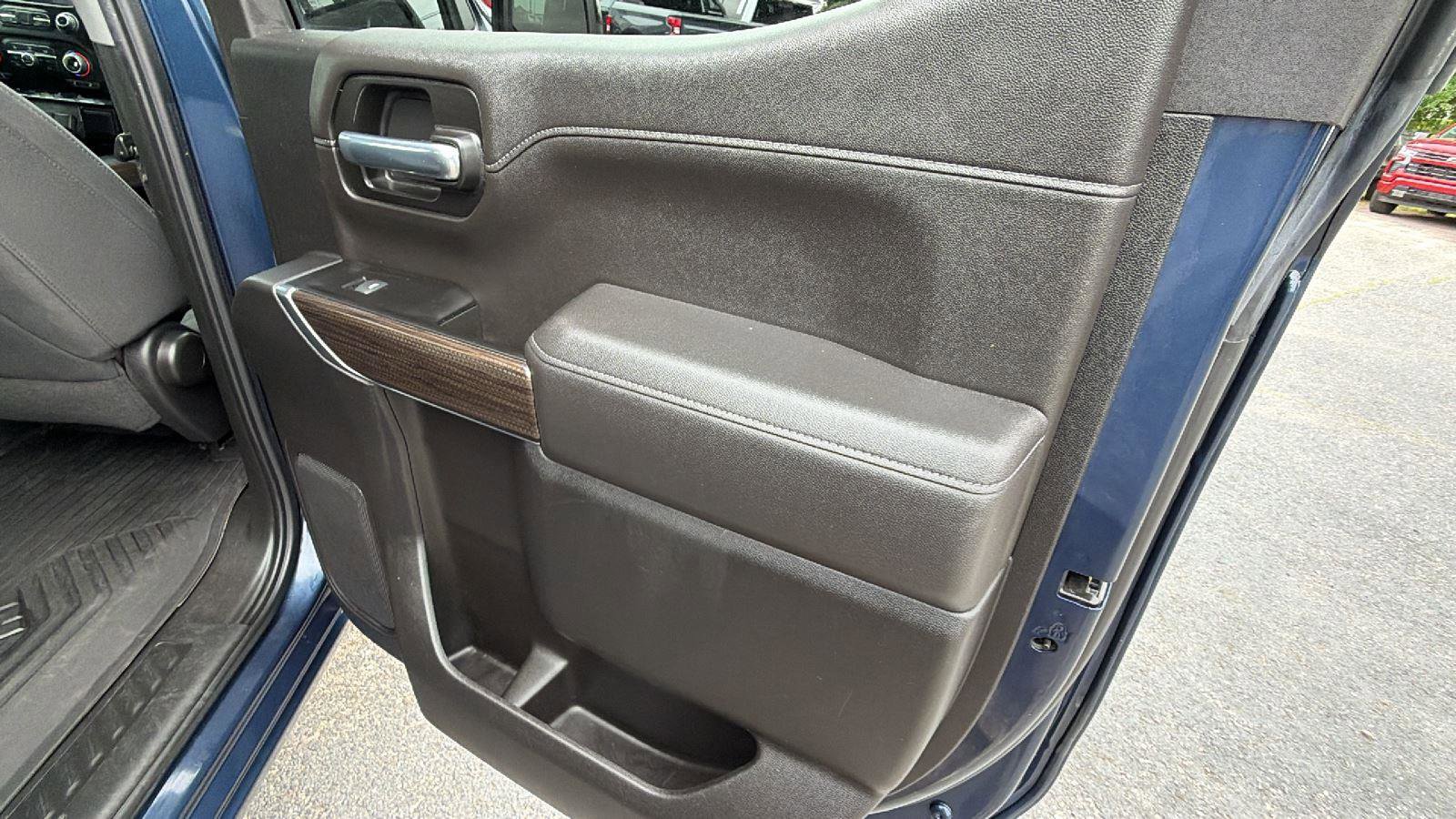 Used 2022 Chevrolet Silverado 1500 RST AWD/4WD image 17
