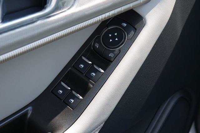 New 2026 Ford Explorer Active w/ Active Comfort Package AWD/4WD image 16