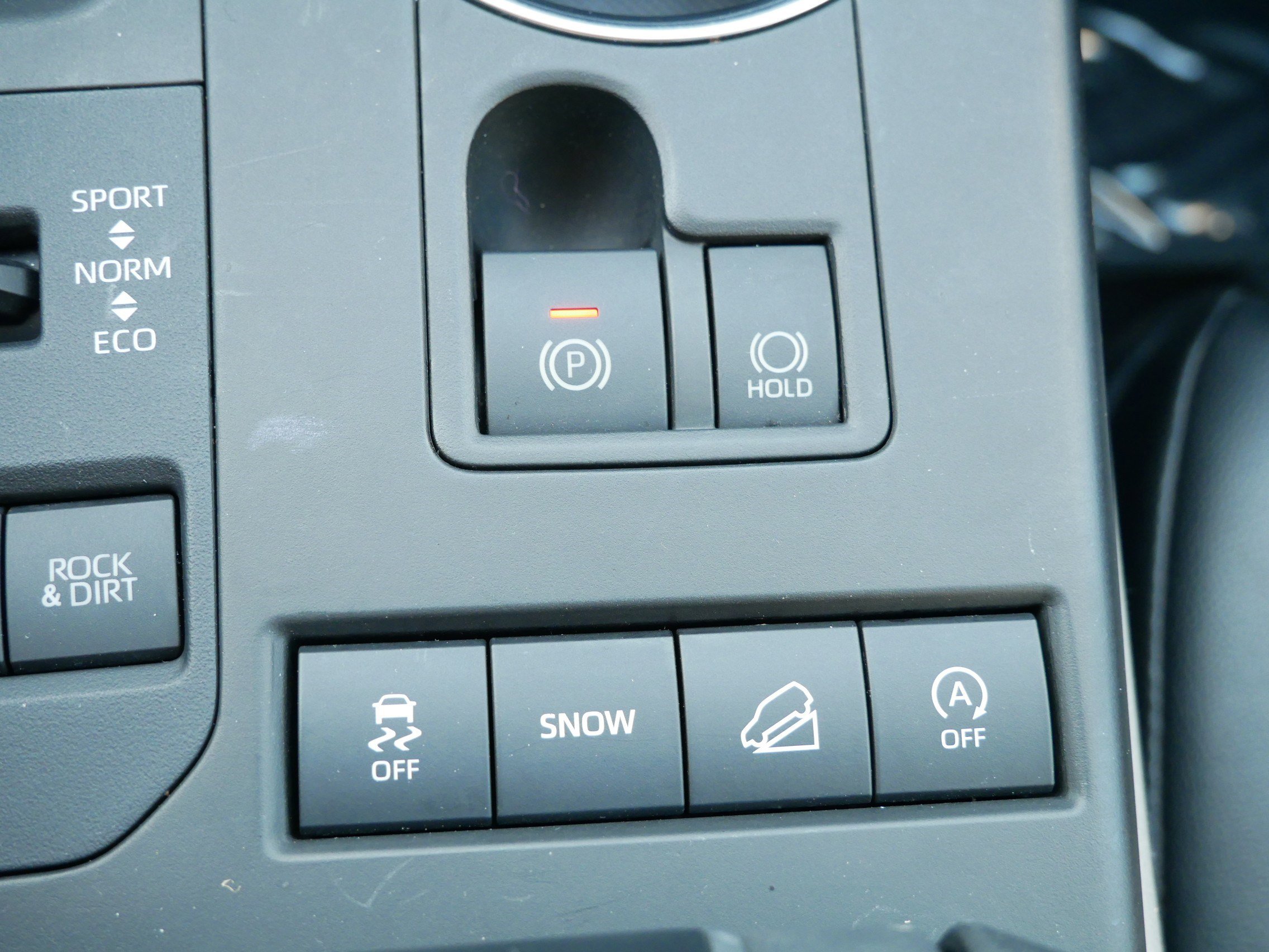 Used 2020 Toyota Highlander XLE image 32