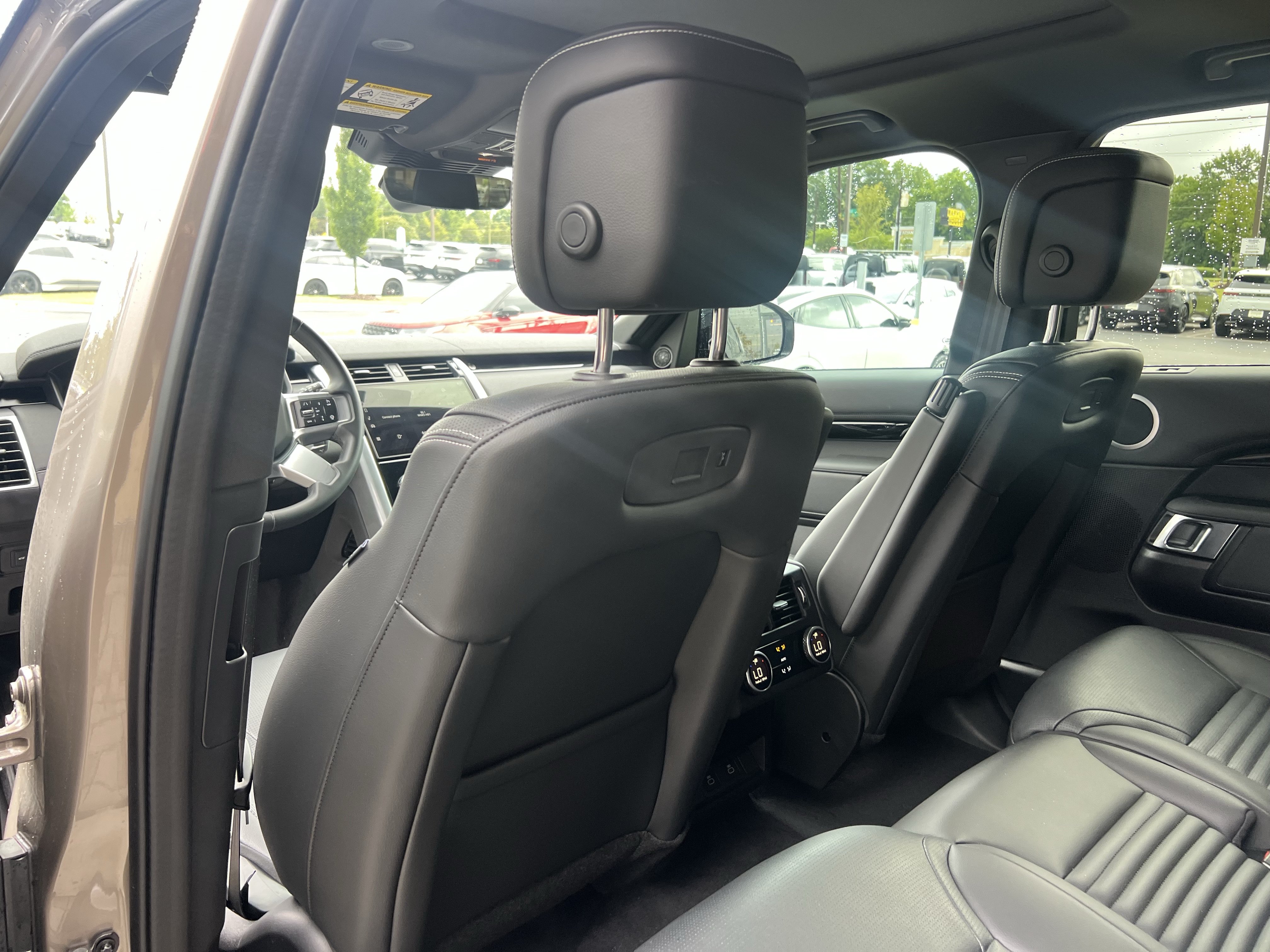 Certified 2025 Land Rover Discovery S AWD/4WD image 35