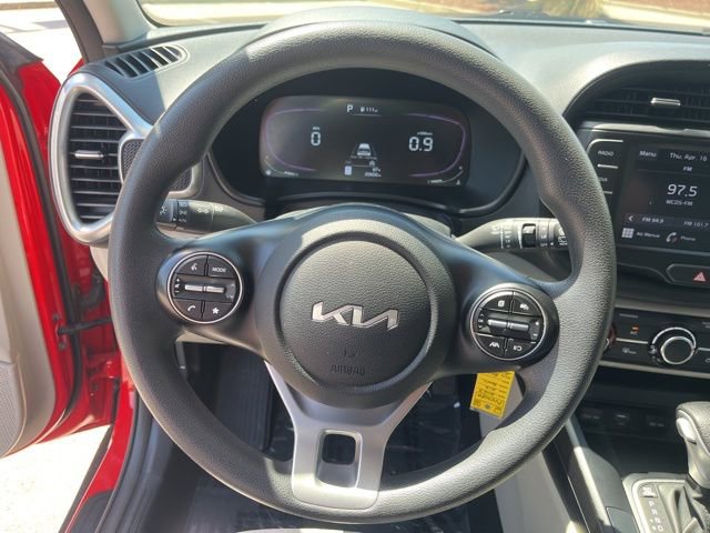 Used 2023 Kia Soul LX w/ LX Technology Package image 18
