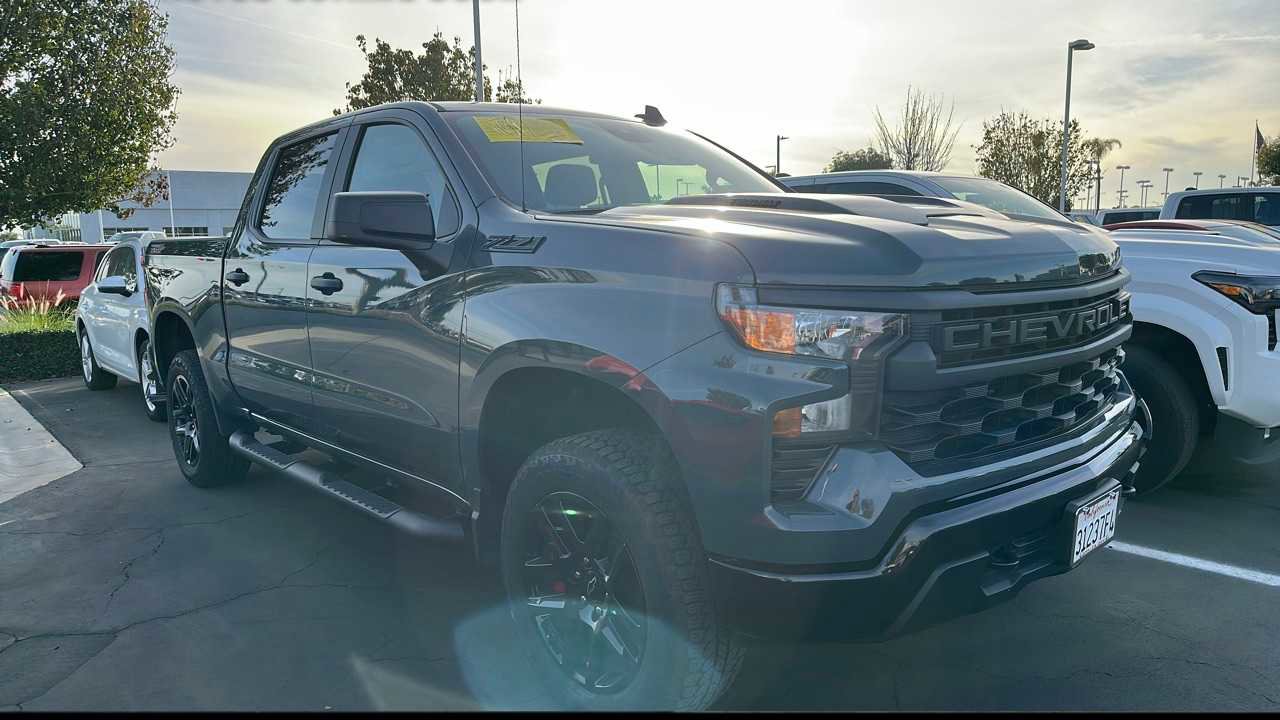 Used 2025 Chevrolet Silverado 1500 Custom Trail Boss w/ Turbomax Blackout Package image 4