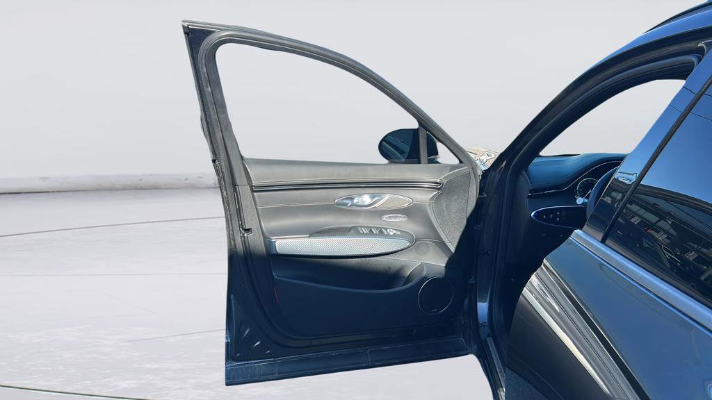 Used 2024 Genesis GV70 2.5T w/ Sport Prestige Package image 17