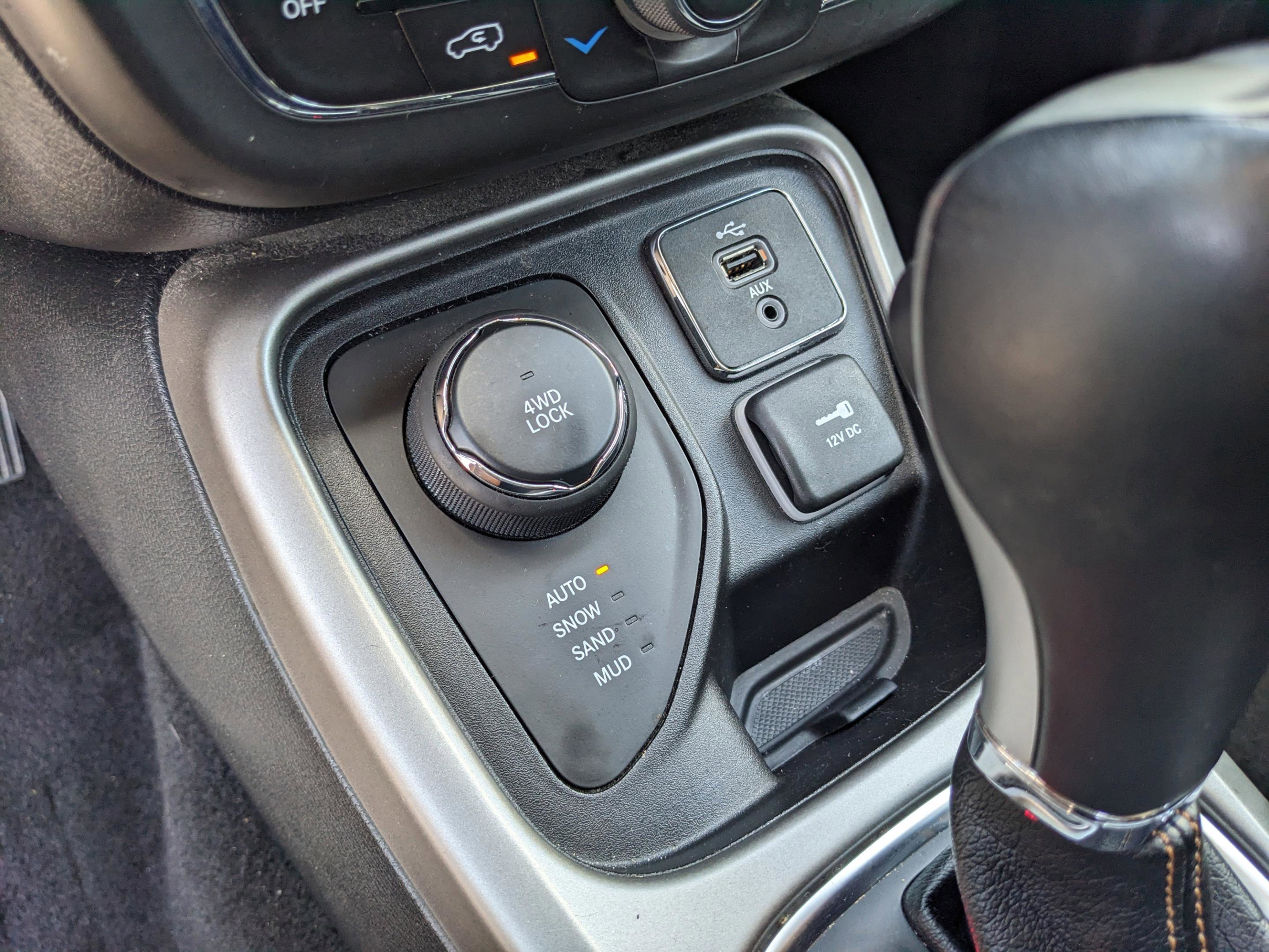 Used 2018 Jeep Compass Latitude w/ Popular Equipment Group image 25