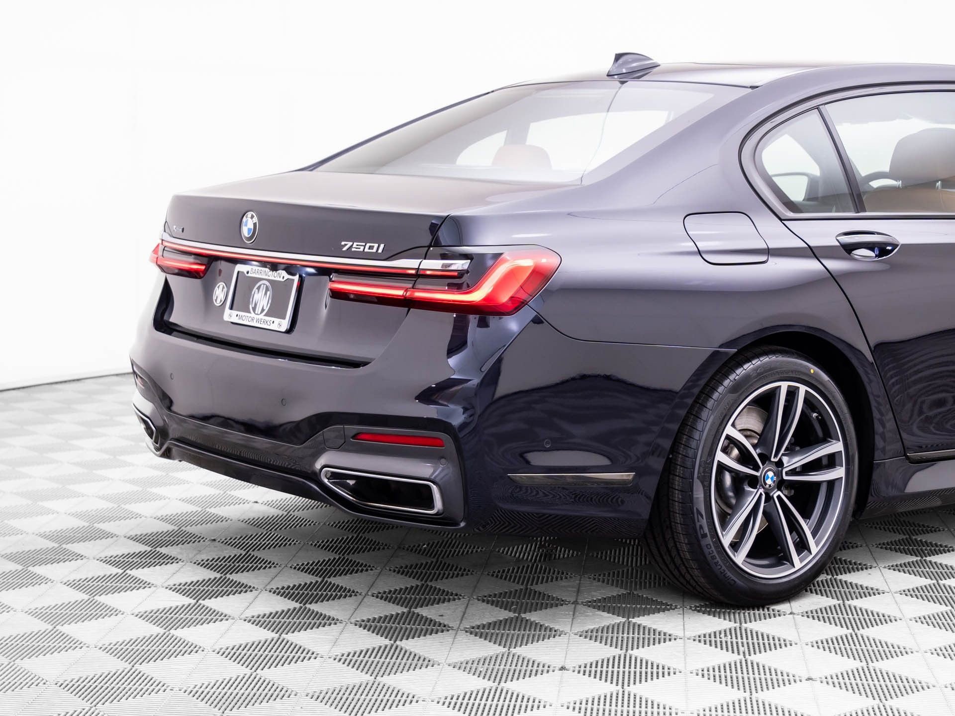 Certified 2022 BMW 750i xDrive w/ Executive Package image 33