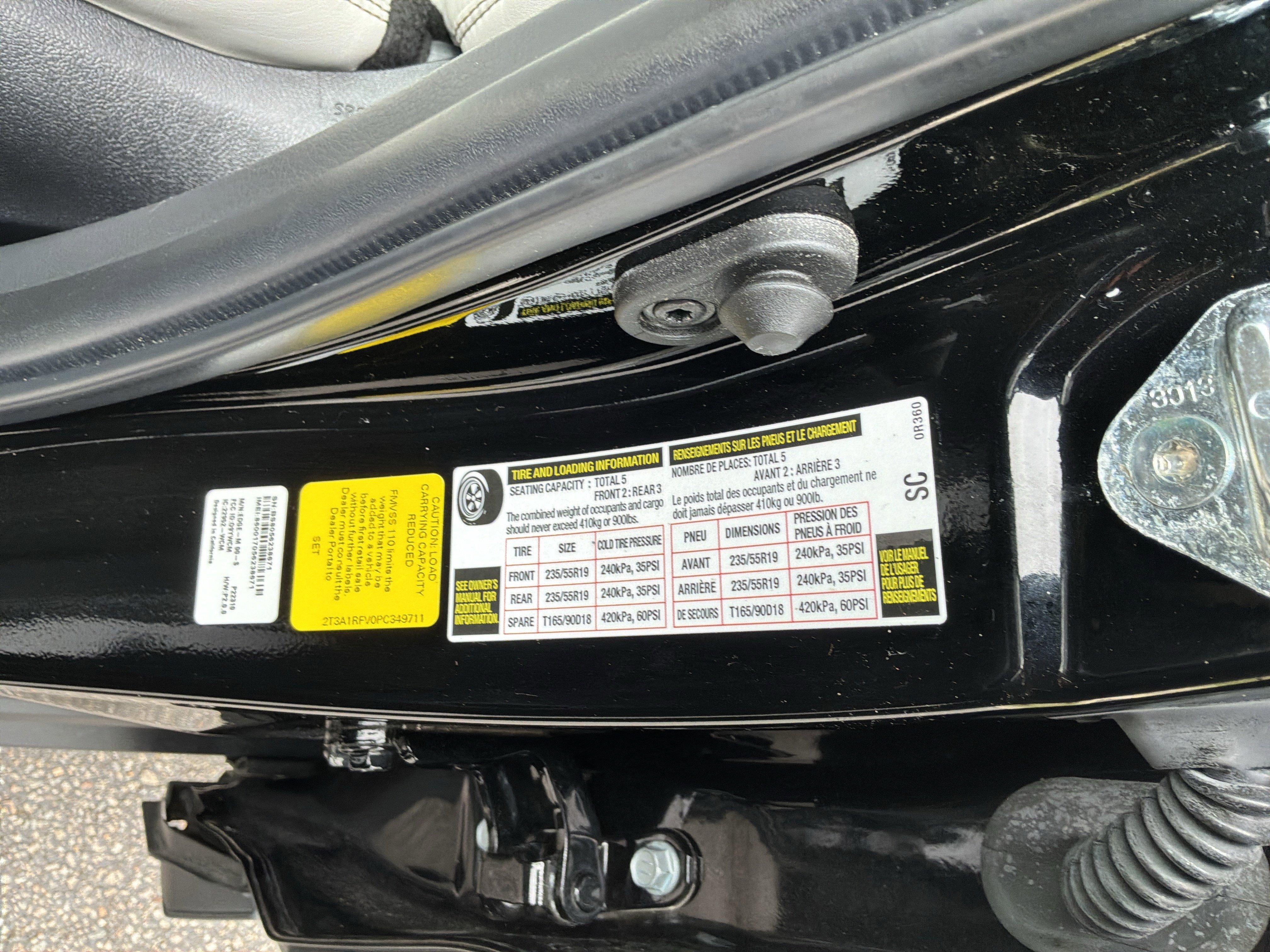 Used 2023 Toyota RAV4 XLE Premium AWD/4WD image 35