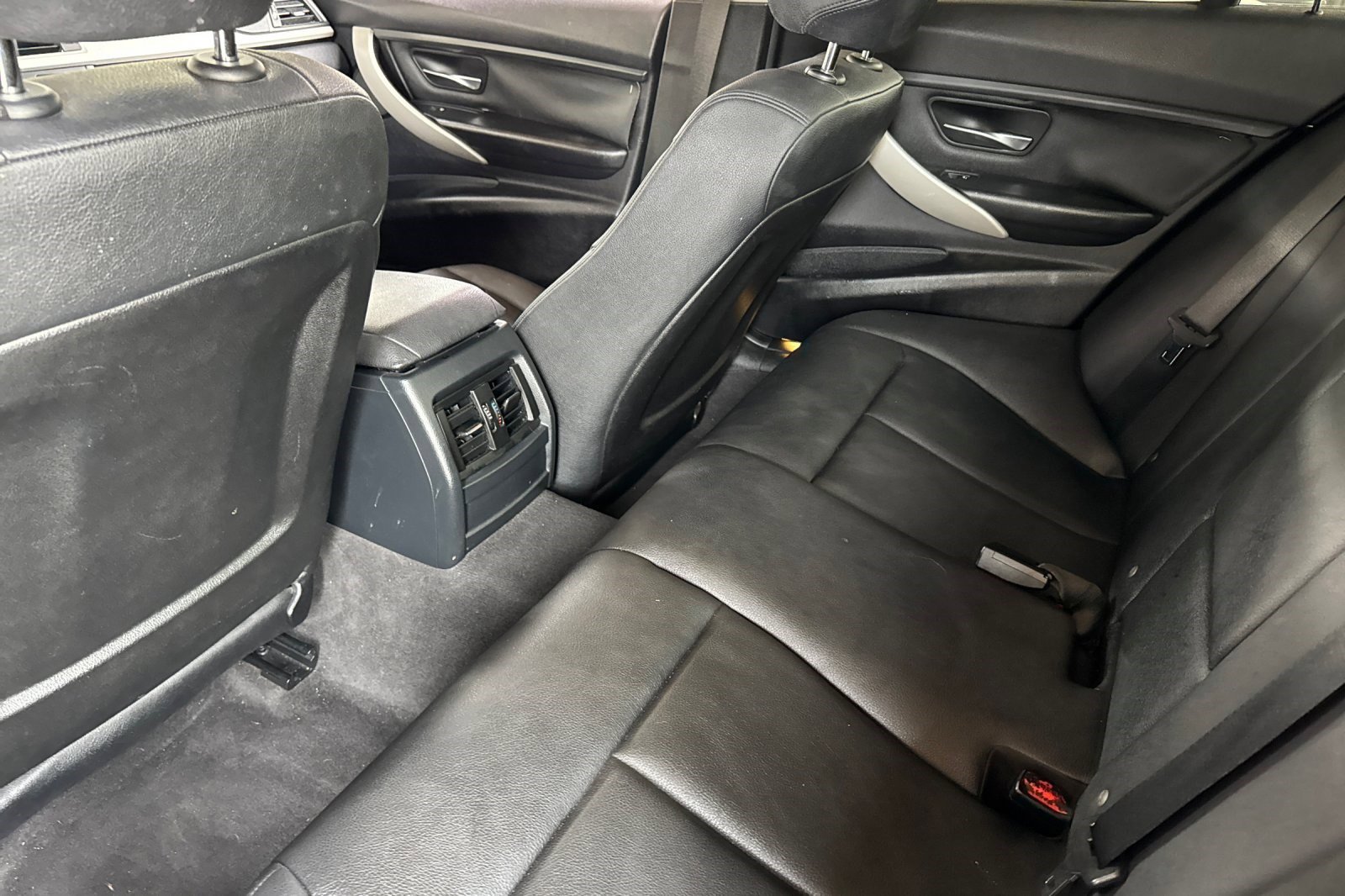 Used 2013 BMW 320i Sedan image 27