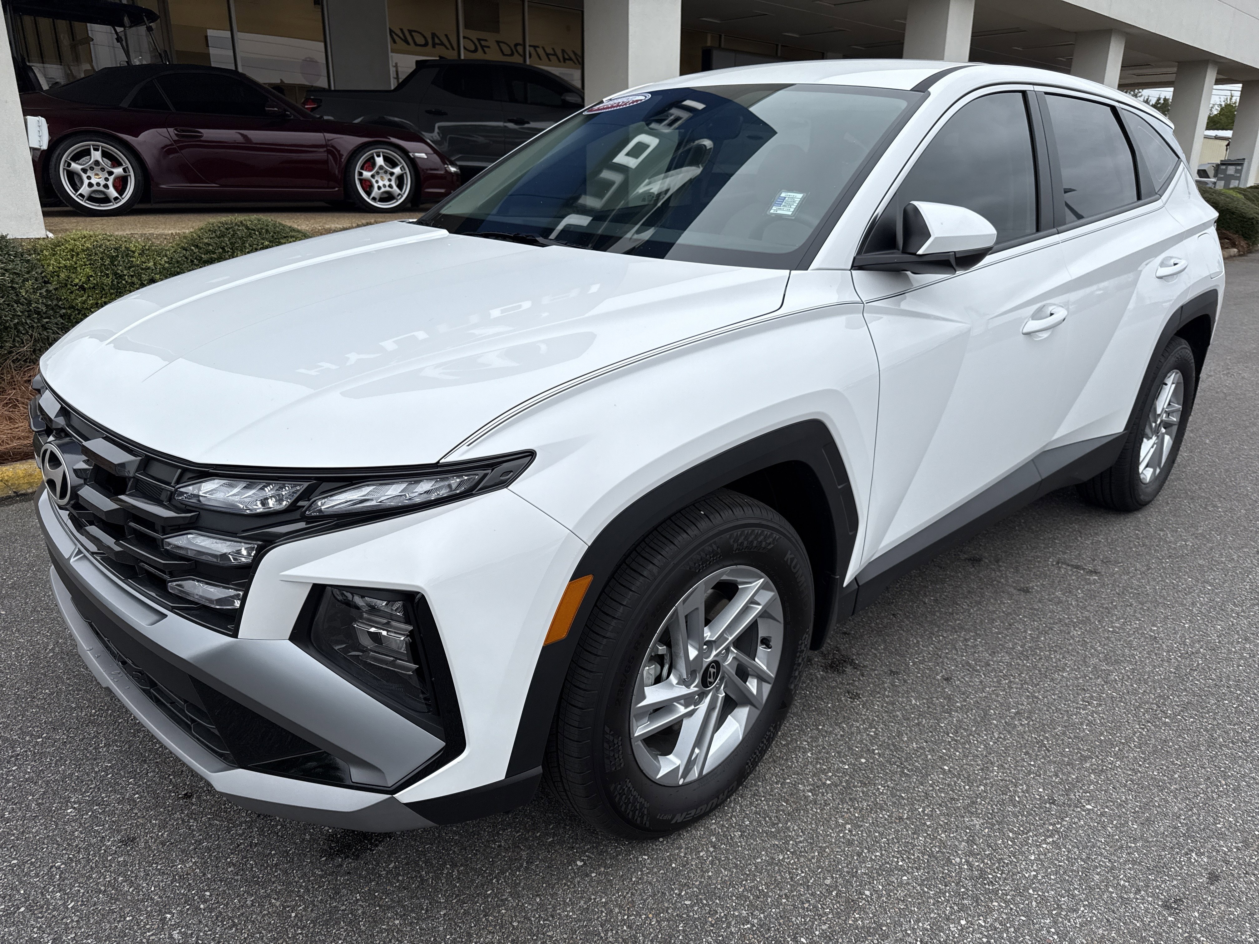 New 2026 Hyundai Tucson SE image 1