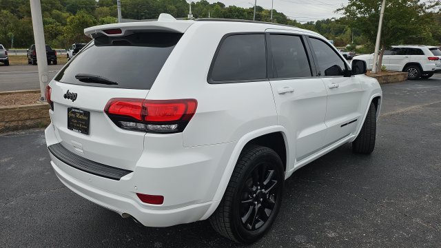 Used 2020 Jeep Grand Cherokee Altitude RWD image 15