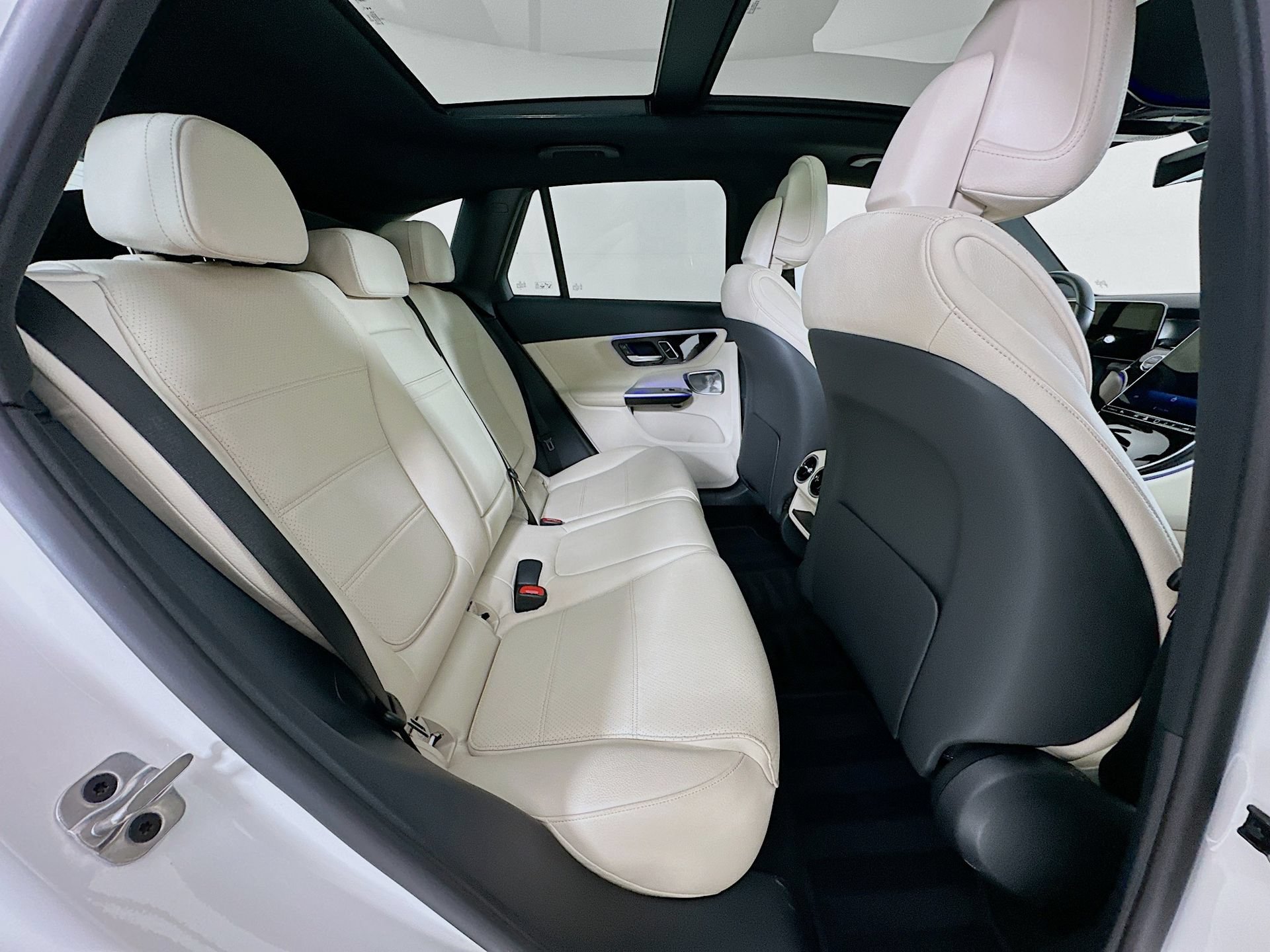 Certified 2026 Mercedes-Benz GLC 300 image 30