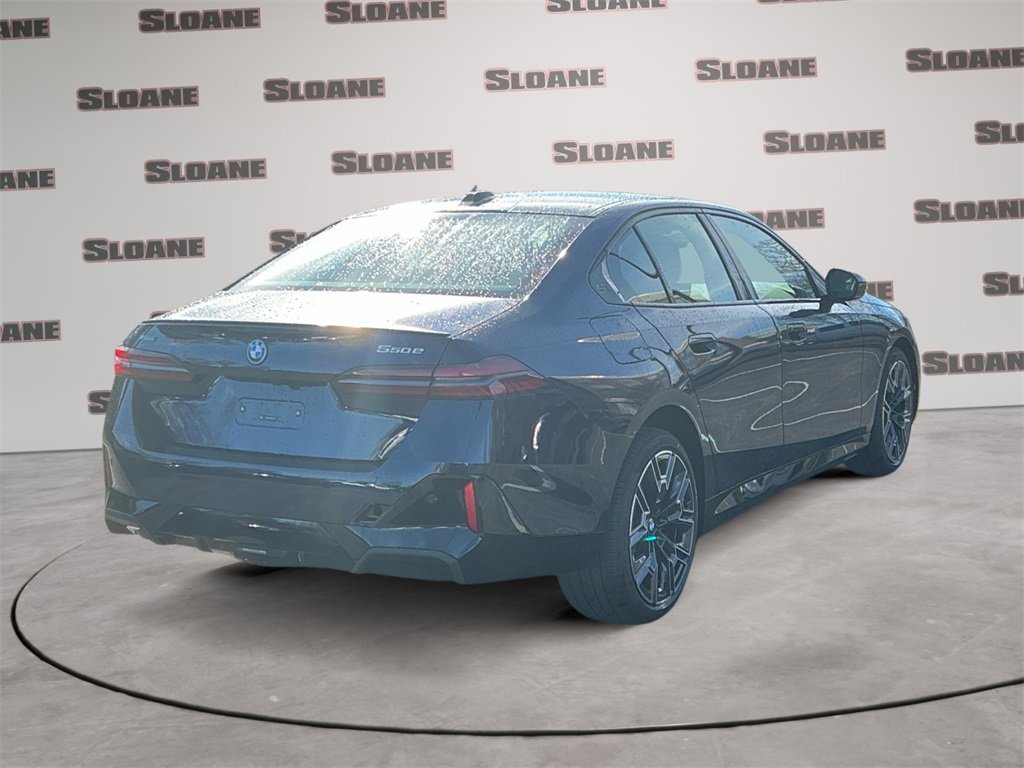 New 2026 BMW 550e xDrive image 5