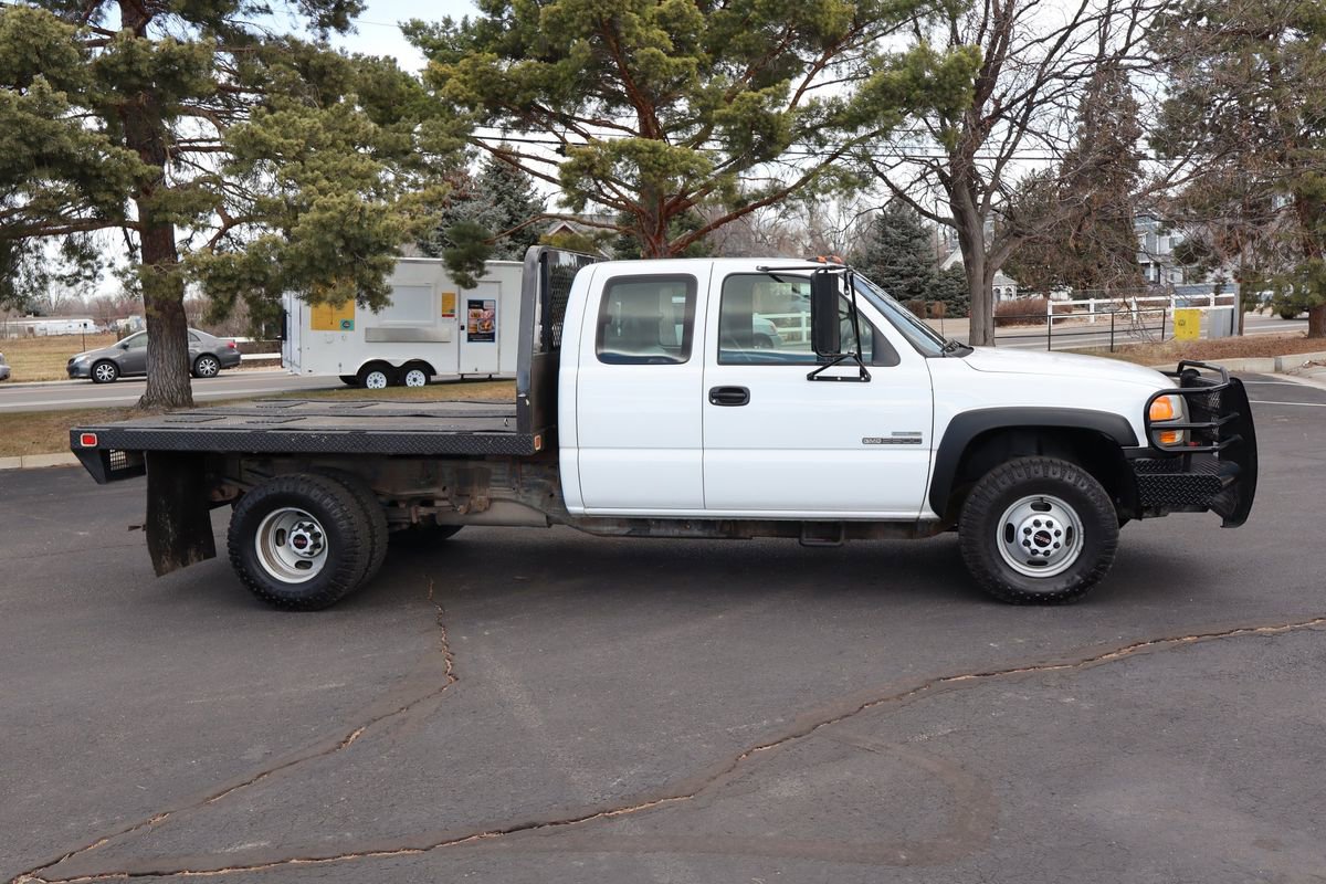 Used 2007 GMC Sierra 3500 W/T w/ Heavy-Duty Power Package image 3