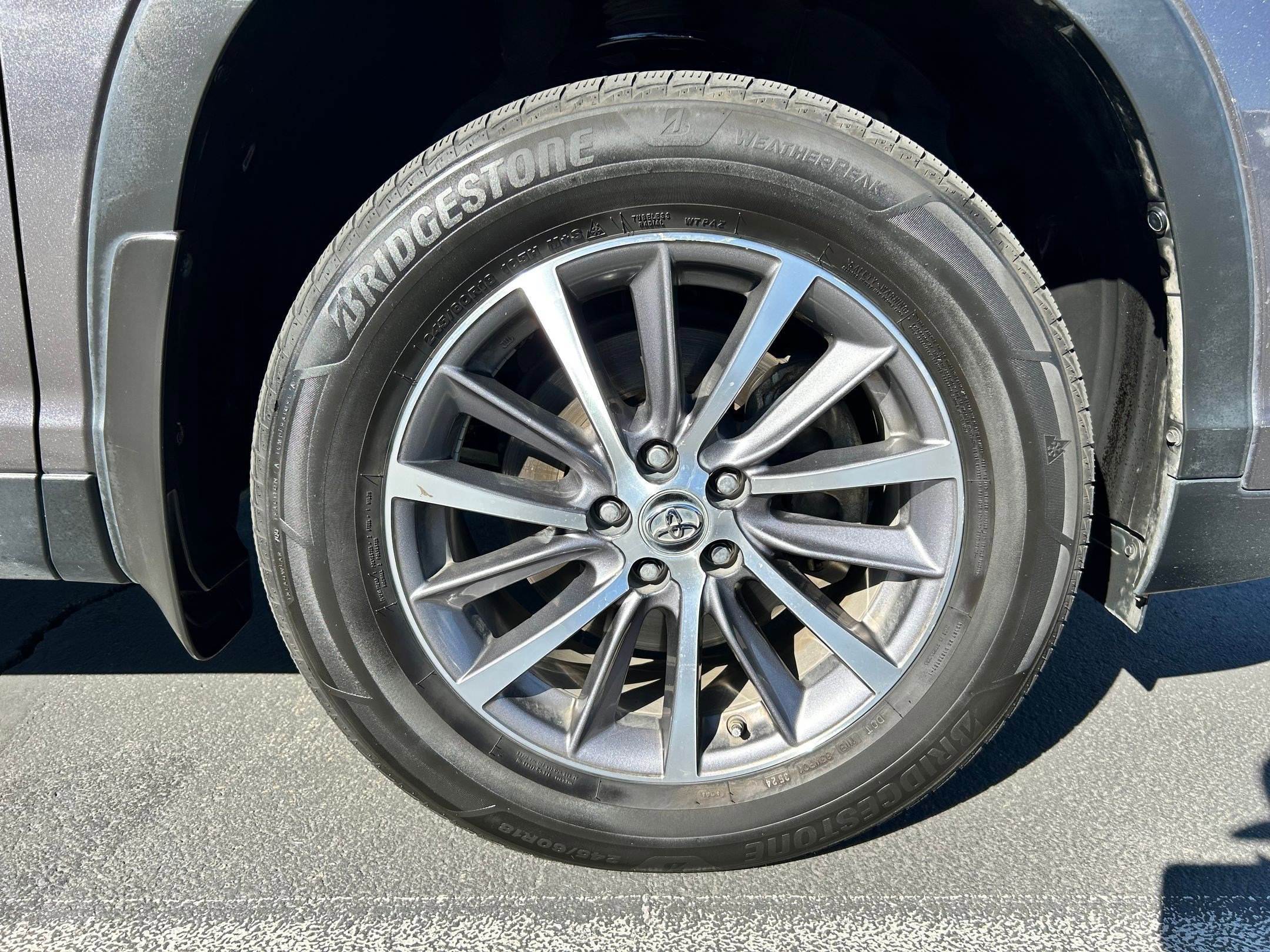 Used 2019 Toyota Highlander XLE image 32