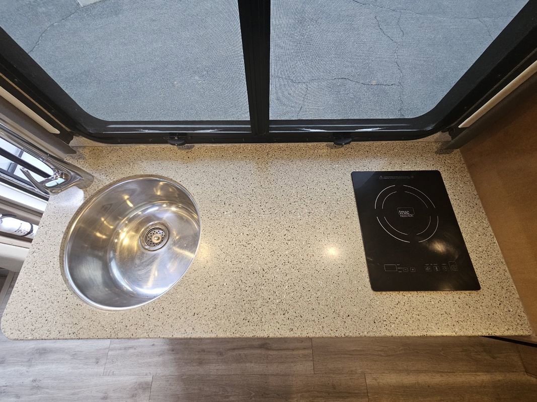 Used 2017 Mercedes-Benz Sprinter 3500 image 27