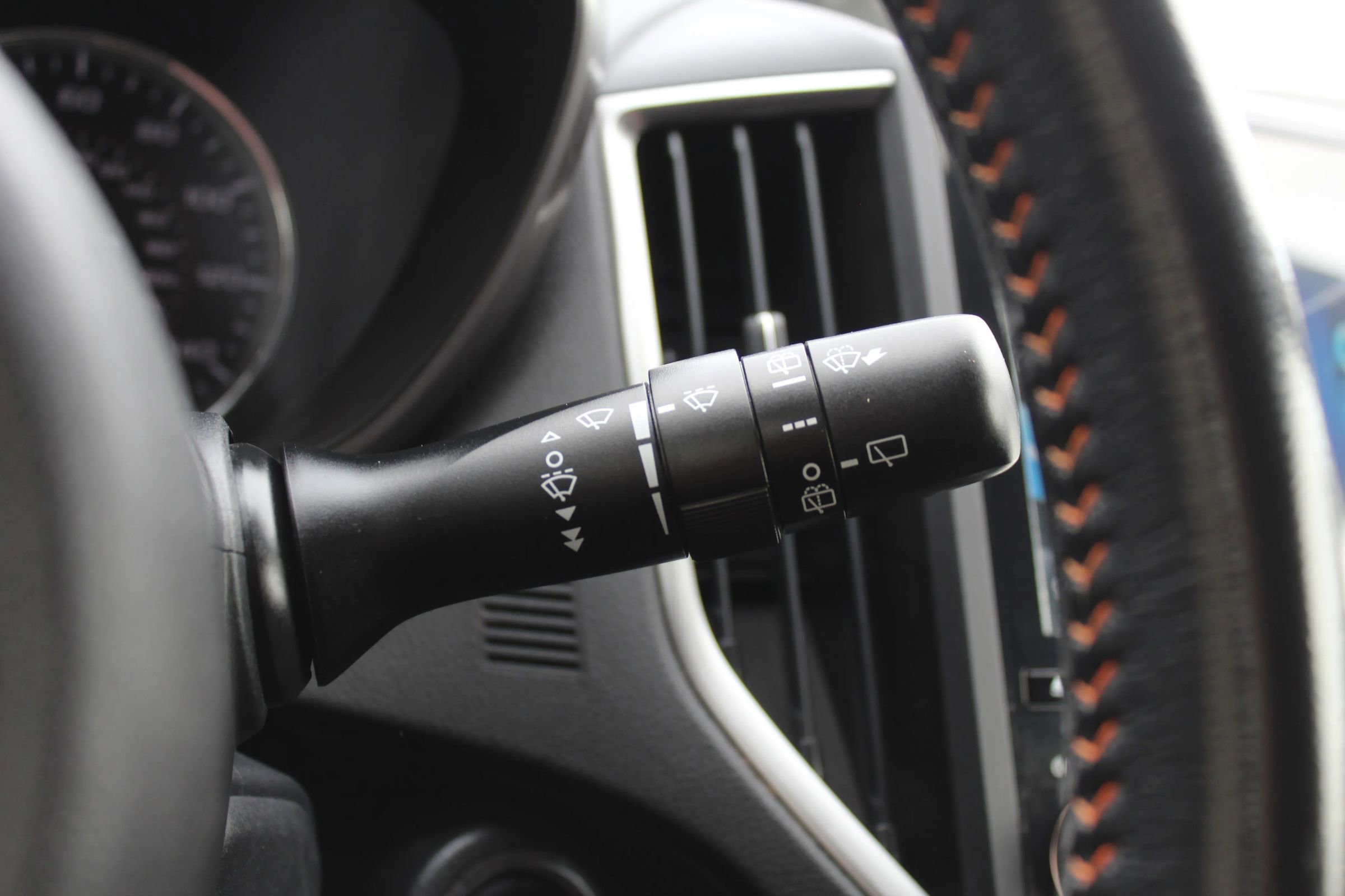 Used 2018 Subaru Crosstrek 2.0i Limited image 30