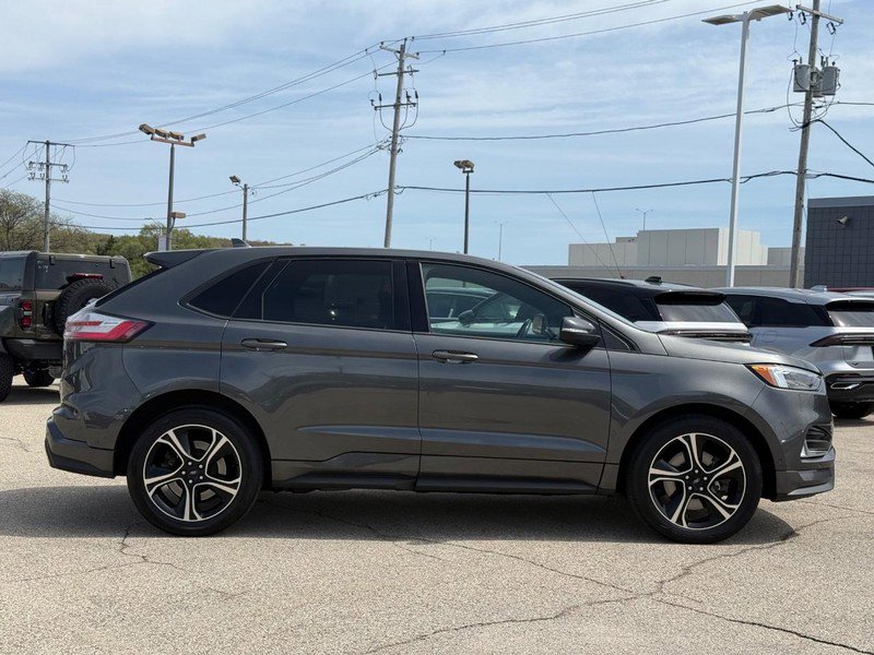 Certified 2019 Ford Edge ST w/ Equipment Group 401A AWD/4WD image 2