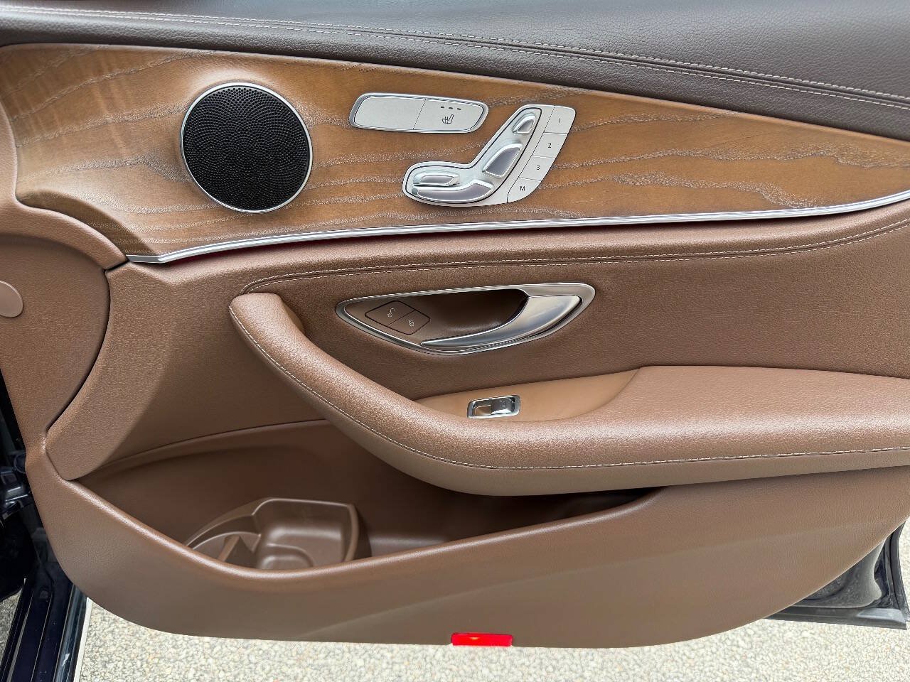 Used 2019 Mercedes-Benz E 300 4MATIC image 22