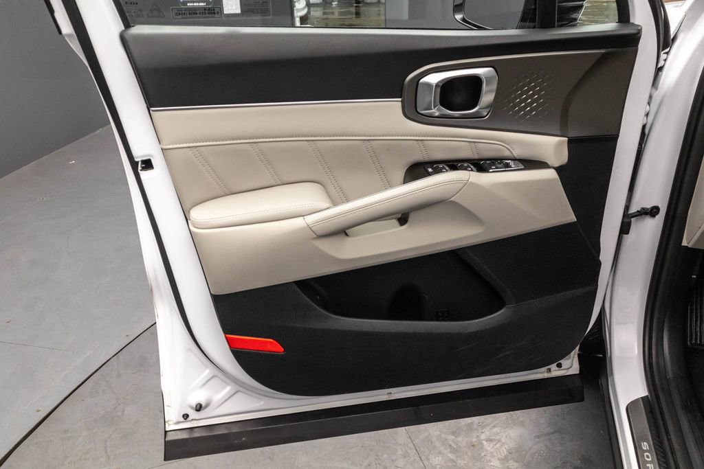 Used 2023 Kia Sorento SX image 24