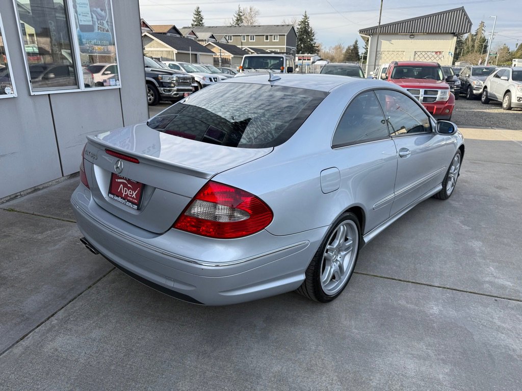 Used 2009 Mercedes-Benz CLK 550 Coupe w/ Premium I Pkg image 7