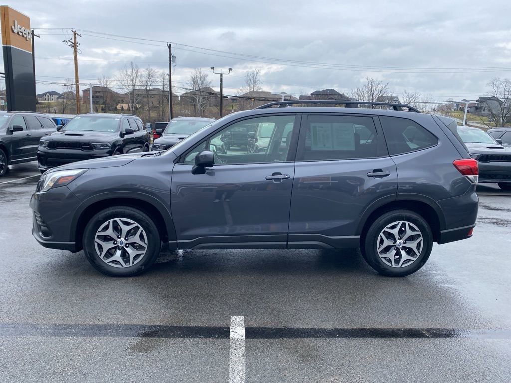 Used 2022 Subaru Forester Premium image 6