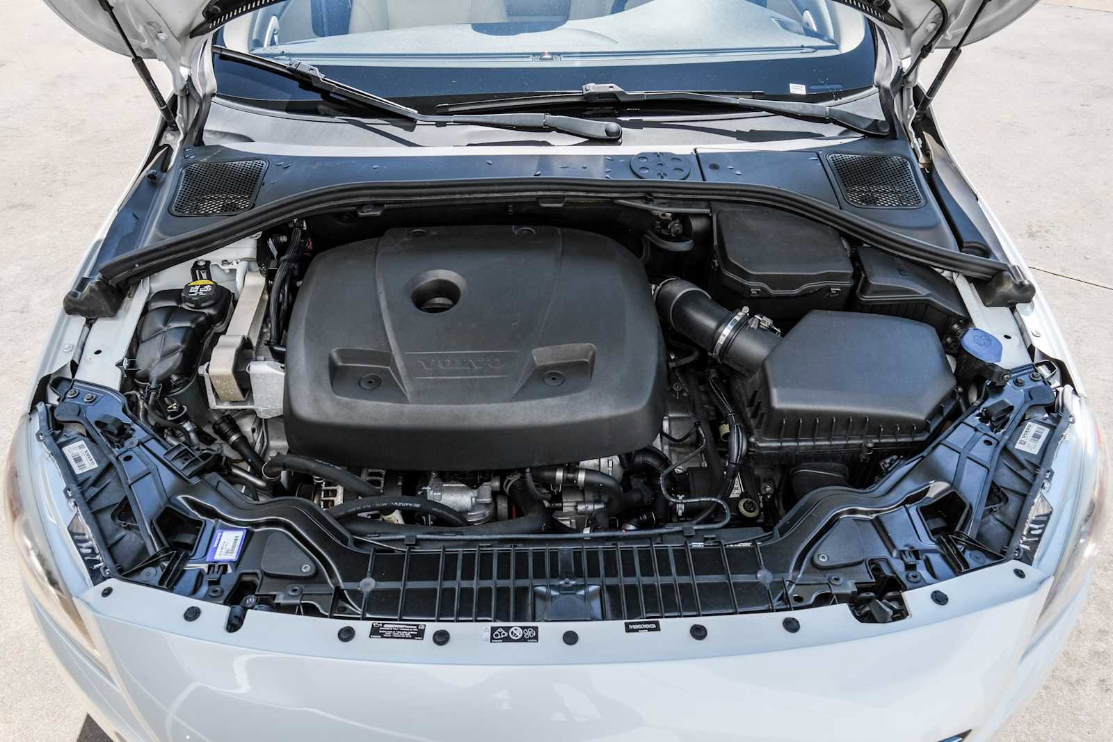 Used 2017 Volvo V60 T5 Premier w/ Convenience Package image 49