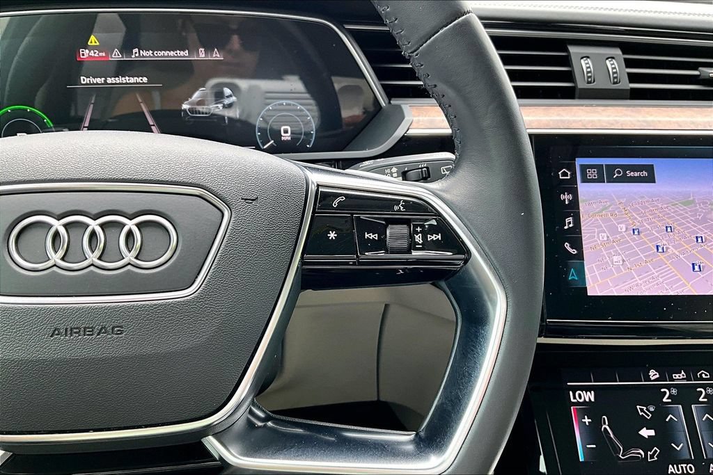 Used 2019 Audi e-tron Prestige AWD/4WD image 25