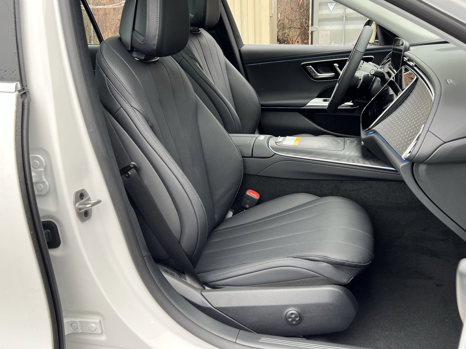 New 2026 Mercedes-Benz E 350 4MATIC Sedan image 26