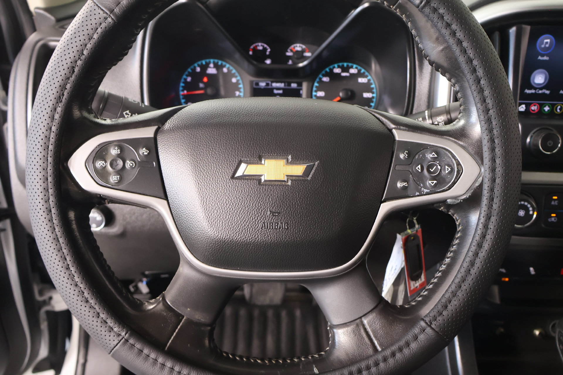 Used 2022 Chevrolet Colorado LT w/ Fleet Safety Package RWD image 3
