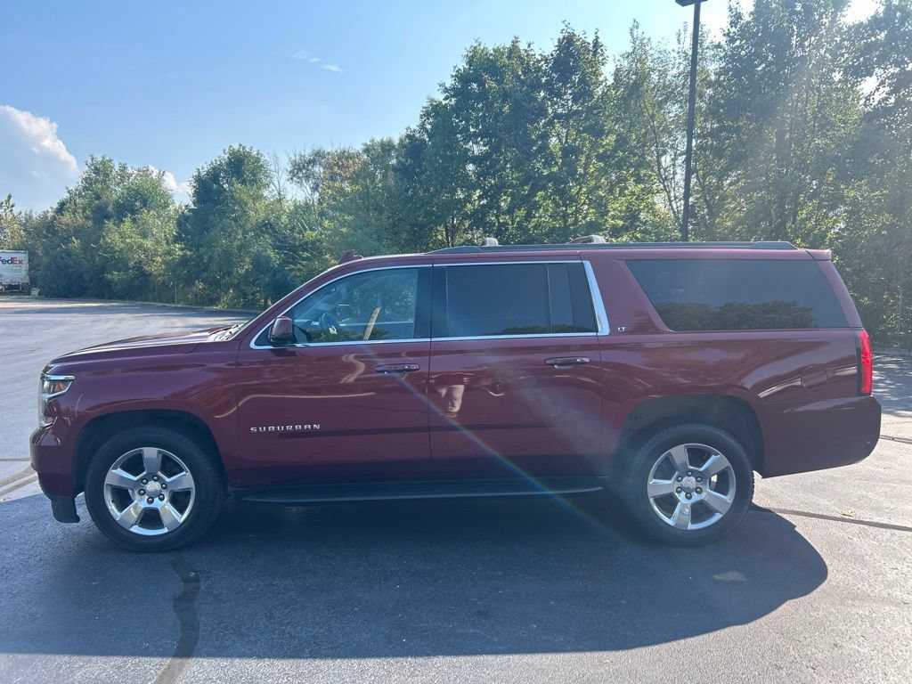 Used 2017 Chevrolet Suburban LT w/ Luxury Package AWD/4WD image 5