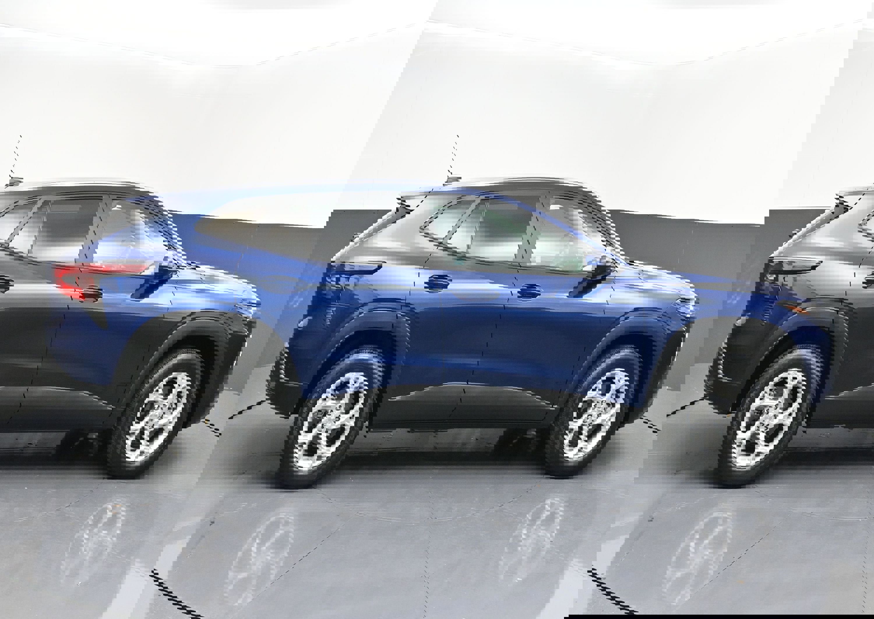 Used 2024 Chevrolet Trax LS w/ LS Convenience Package image 8