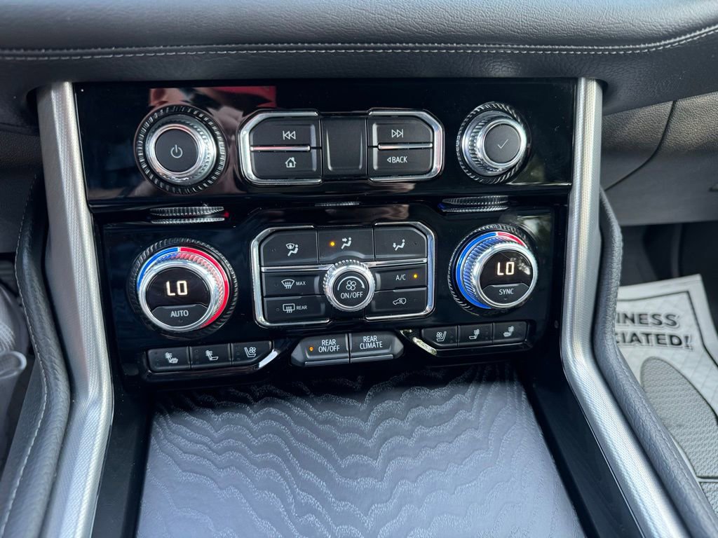 Used 2022 GMC Yukon XL Denali image 27
