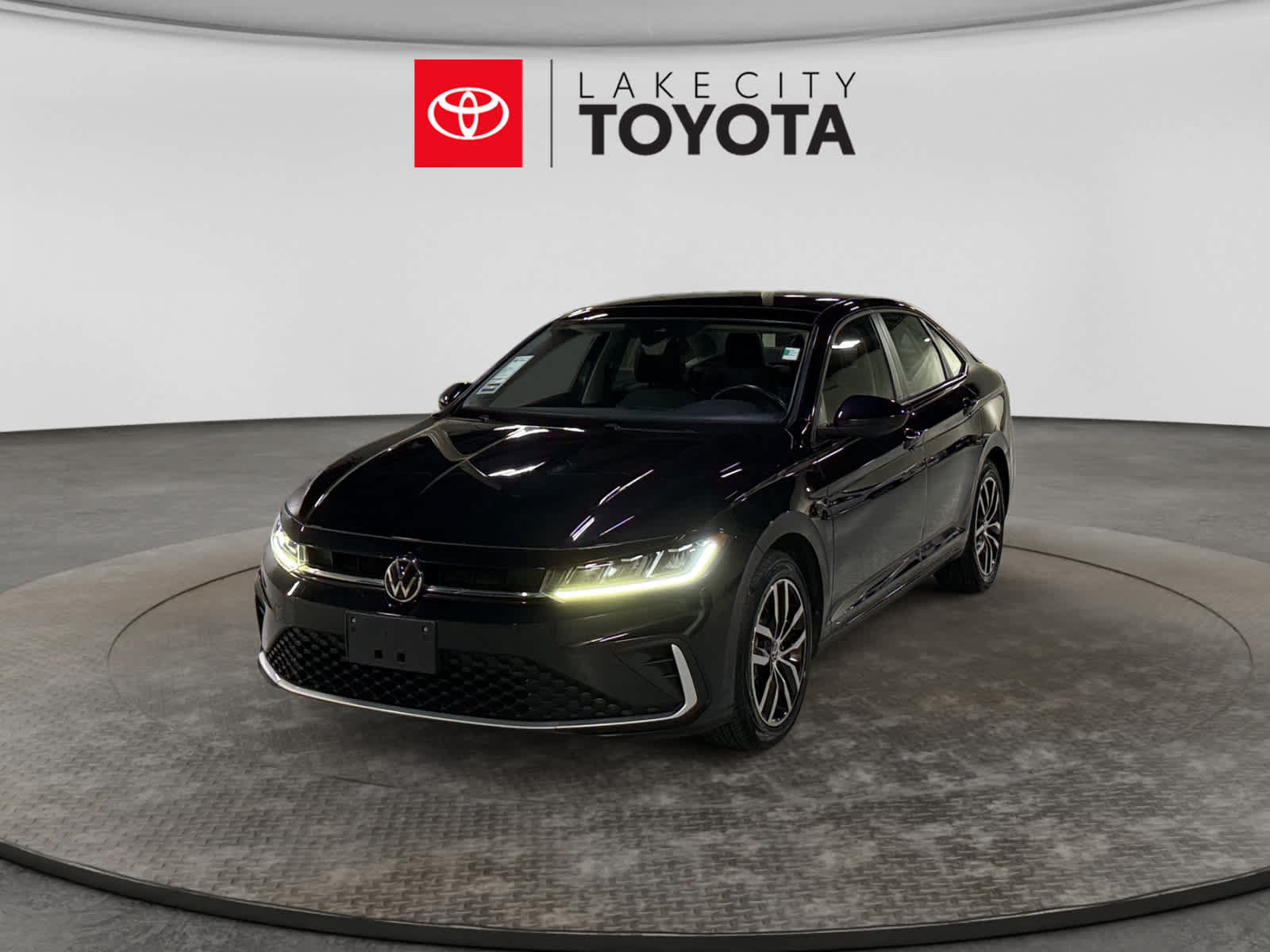 Used 2025 Volkswagen Jetta SE
