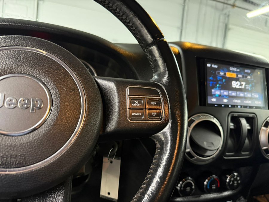 Used 2015 Jeep Wrangler Rubicon w/ Dual Top Group AWD/4WD image 24