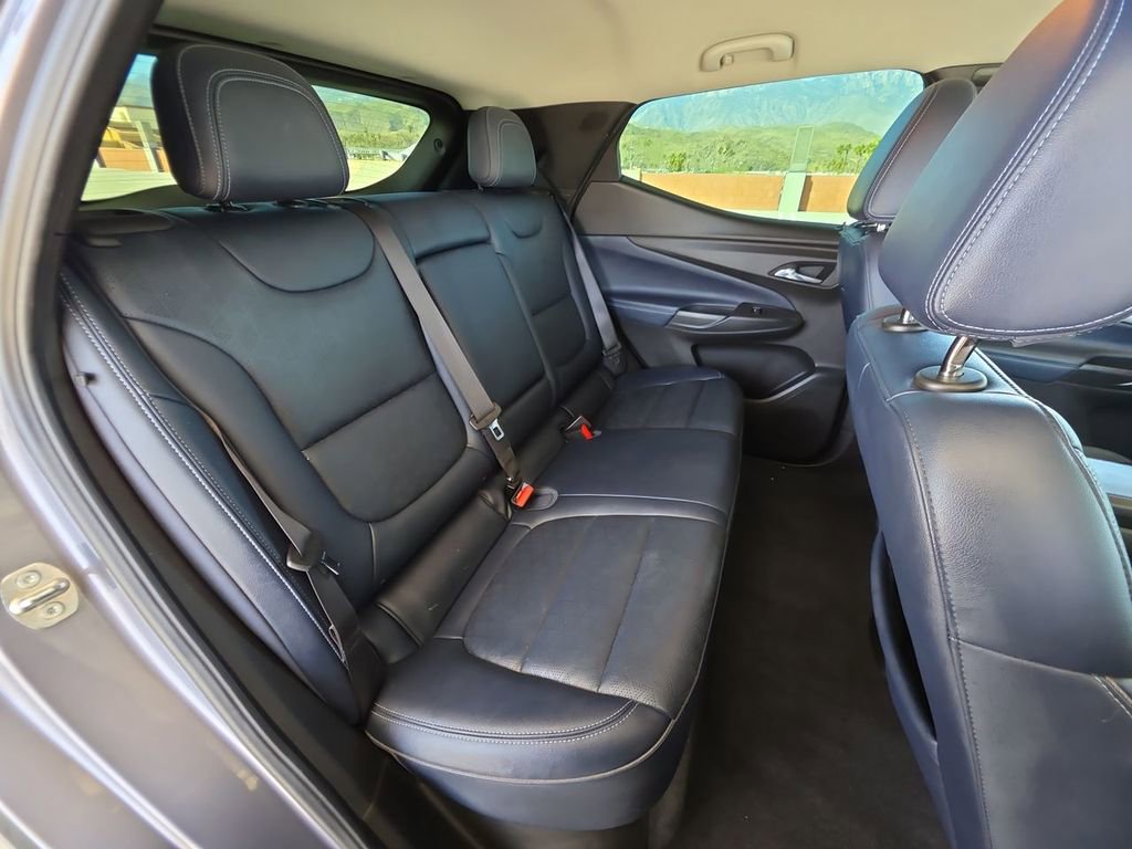 Used 2022 Chevrolet Bolt EUV LT w/ Convenience Package image 28