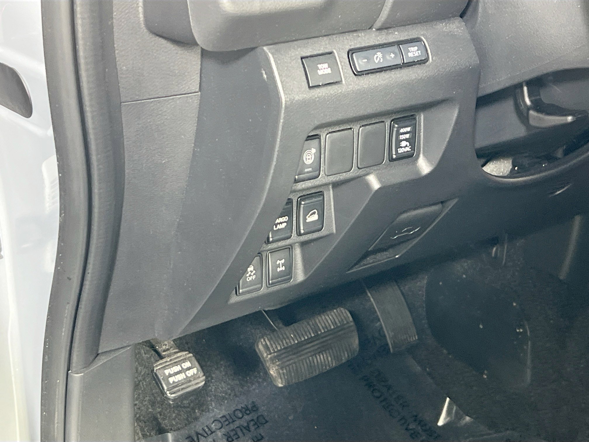 Used 2025 Nissan Frontier PRO-4X w/ Pro Convenience Package image 10