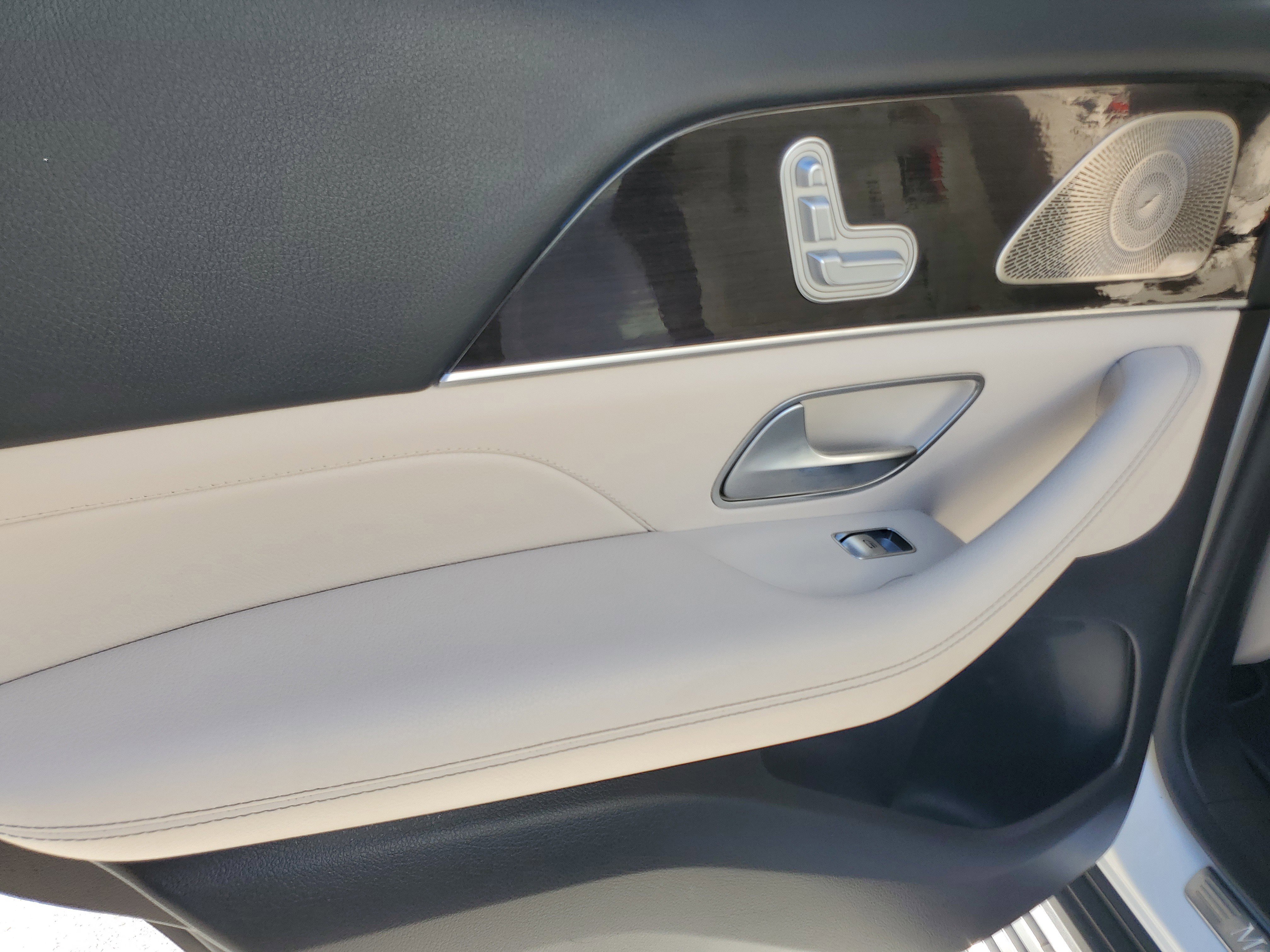 Used 2022 Mercedes-Benz GLE 350 w/ 3rd Row Seat Package image 12