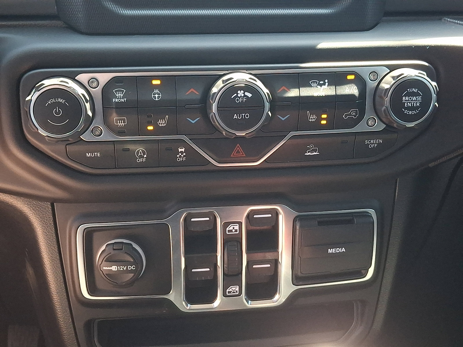 Used 2021 Jeep Wrangler Unlimited Sport AWD/4WD image 15