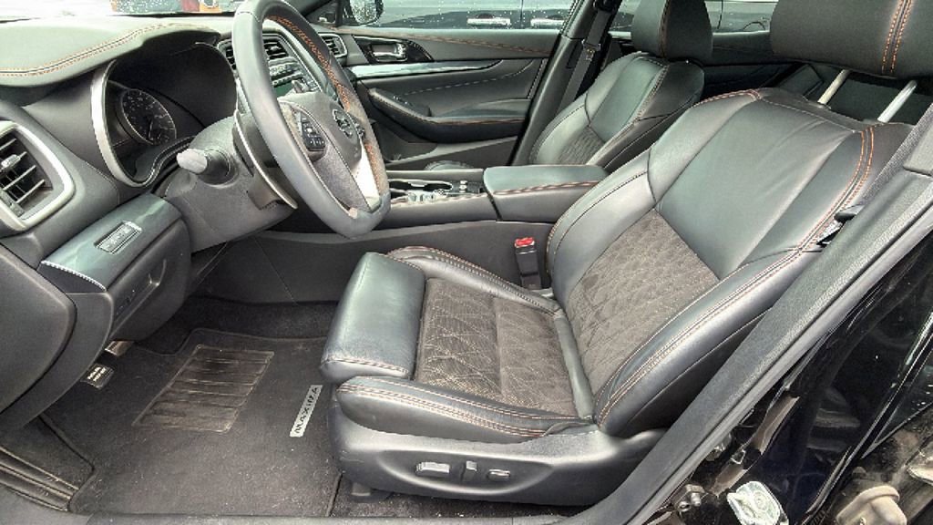 Used 2021 Nissan Maxima SR w/ Sport Mat Group FWD image 10